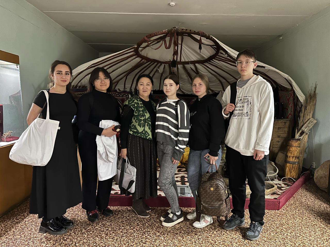 «Емдеу ісі» білім беру бағдарламасы (ТжКБ деңгейі) бойынша оқитын студенттер Археология және этнография мұражайына барды