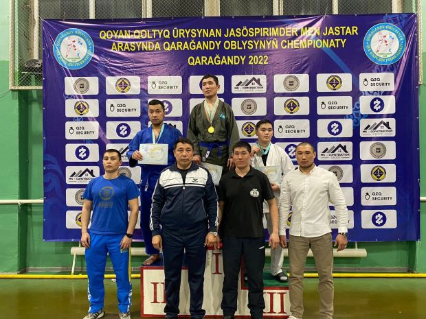 Золотую и бронзовые медали завоевали студенты на чемпионате по рукопашному бою