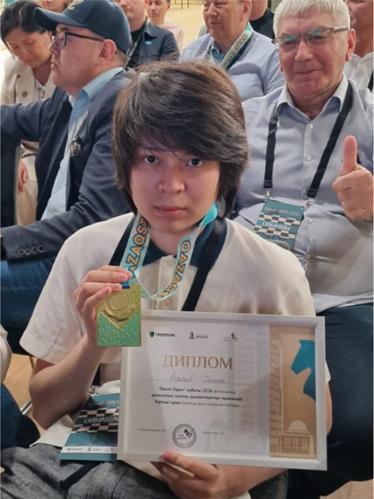ҚМУ студенті «Senat Open» кубогының финалында жеңіске жетті