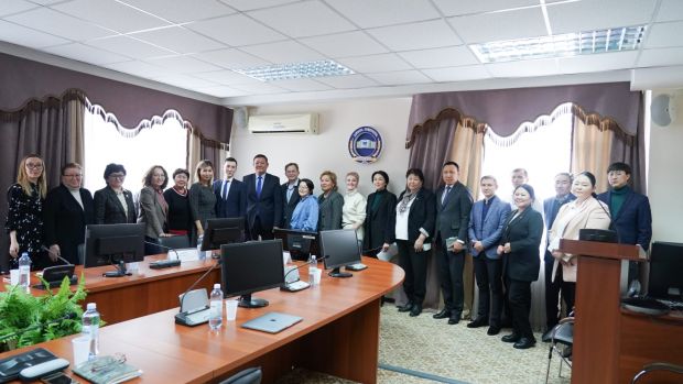 Круглый стол