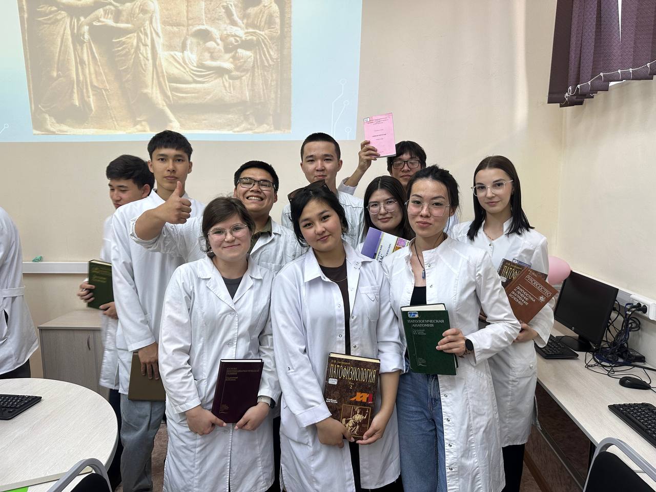 Quiz “Book is a Path to Medicine: From Papyrus to Digital Technologies” dedicated to the National Book Day