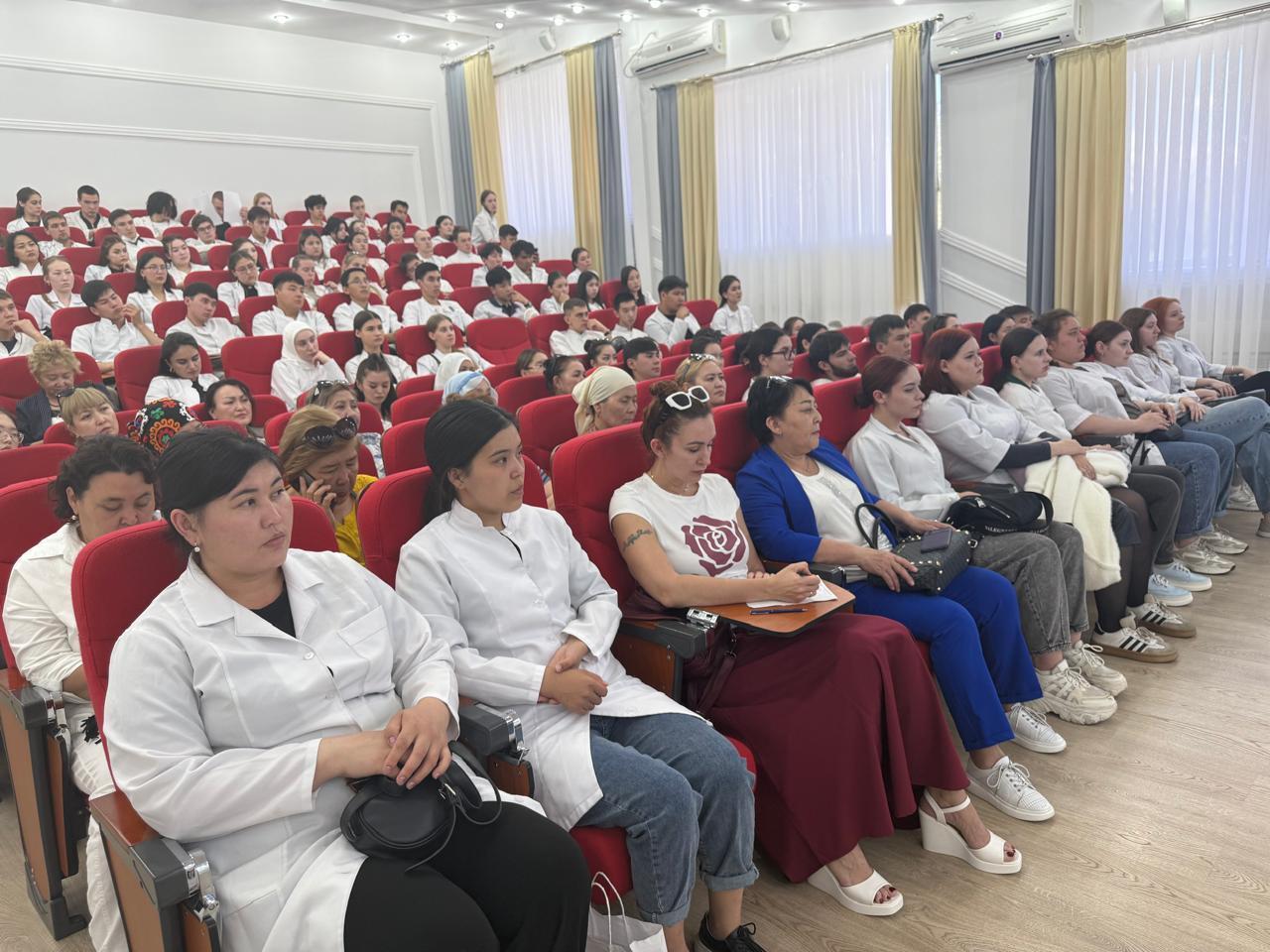 Meeting with representatives from Karaganda University of Kazpotrebsoyuz to enhance academic cooperation