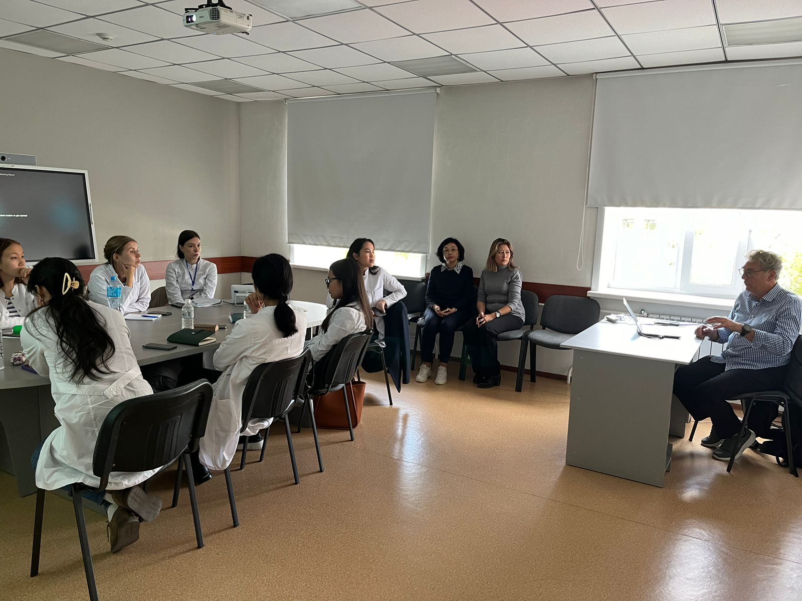 Визит профессора Дэвида Вудса на кафедру клинической фармакологии и доказательной медицины НАО КМУ