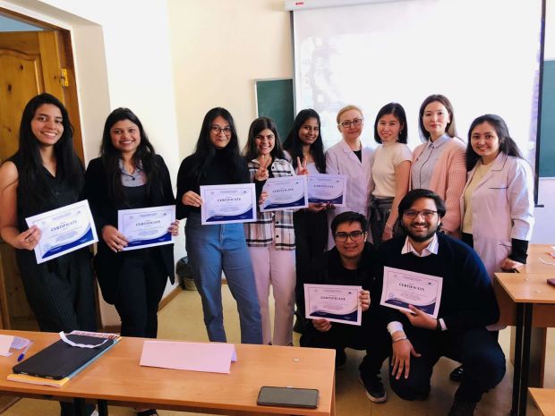 Дөңгелек үстел 