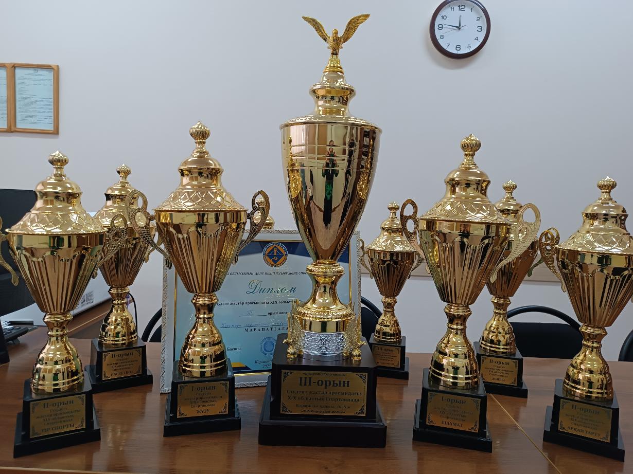 КМУ 3-орынға ие болды студенттік жастар арасындағы спартакиадада