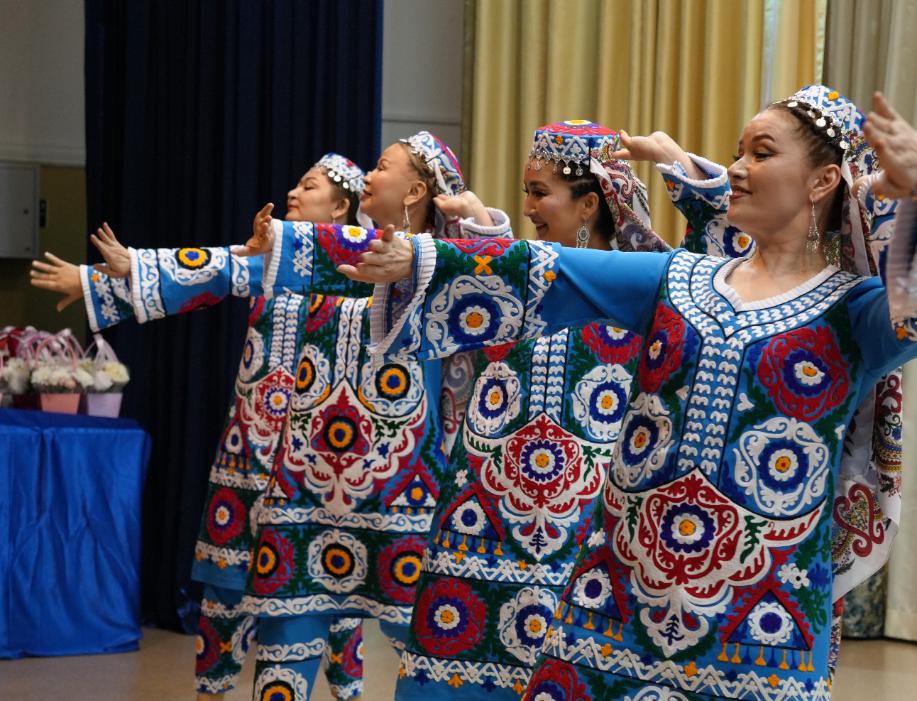 Народный ансамбль восточного танца «ҚАРАКӨЗ» отметил 30 лет