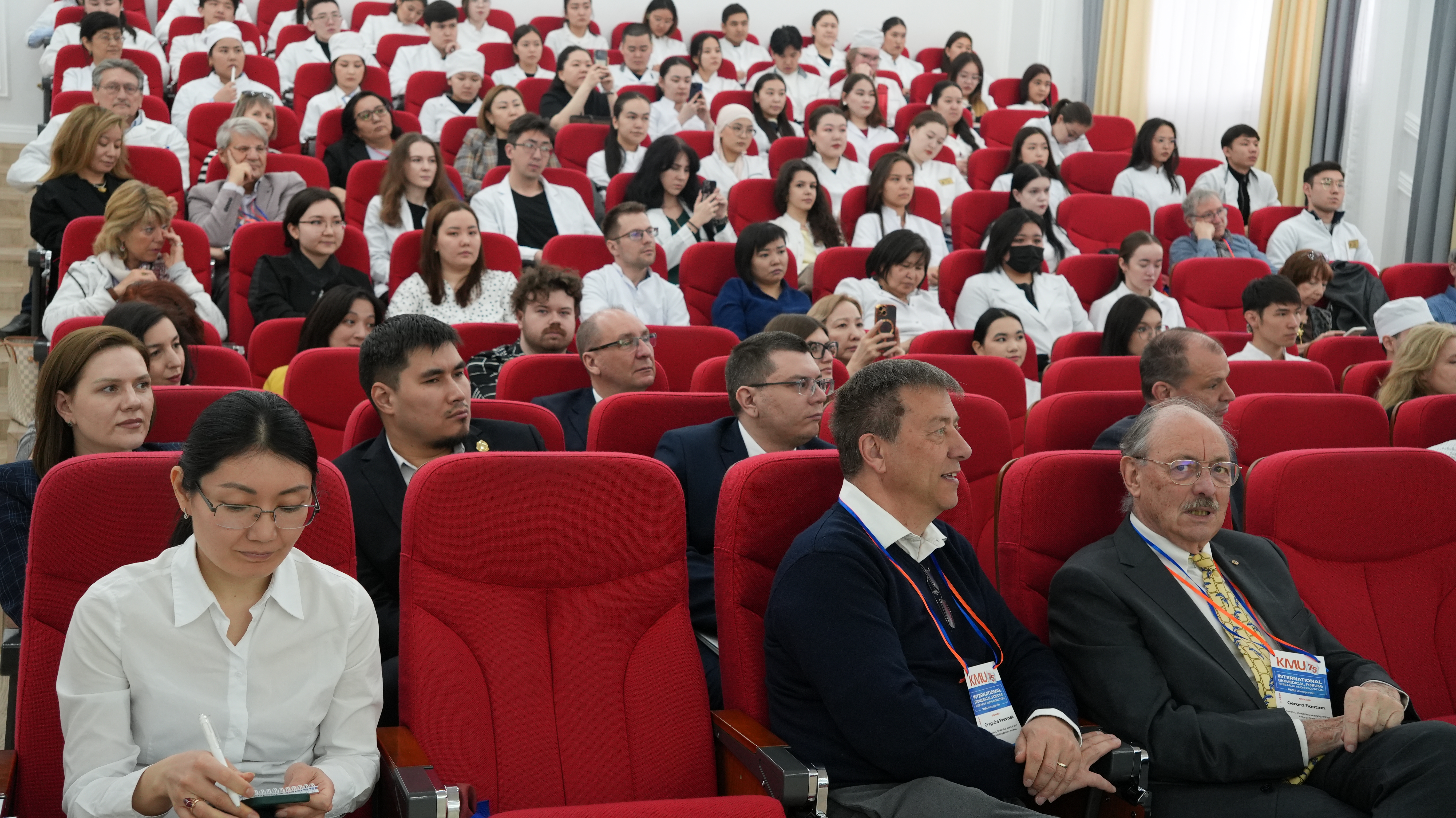 Биомедицина — наука будущего. Международный форум в КМУ объединил учёных со всего мира