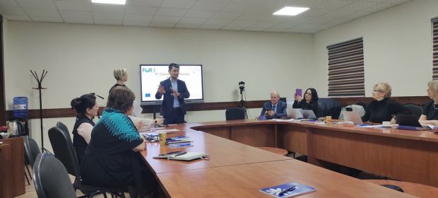 For 21 серіктестерінің кездесуі